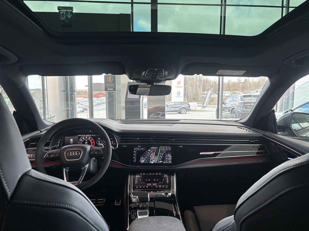 Audi RS Q8 SUV performance