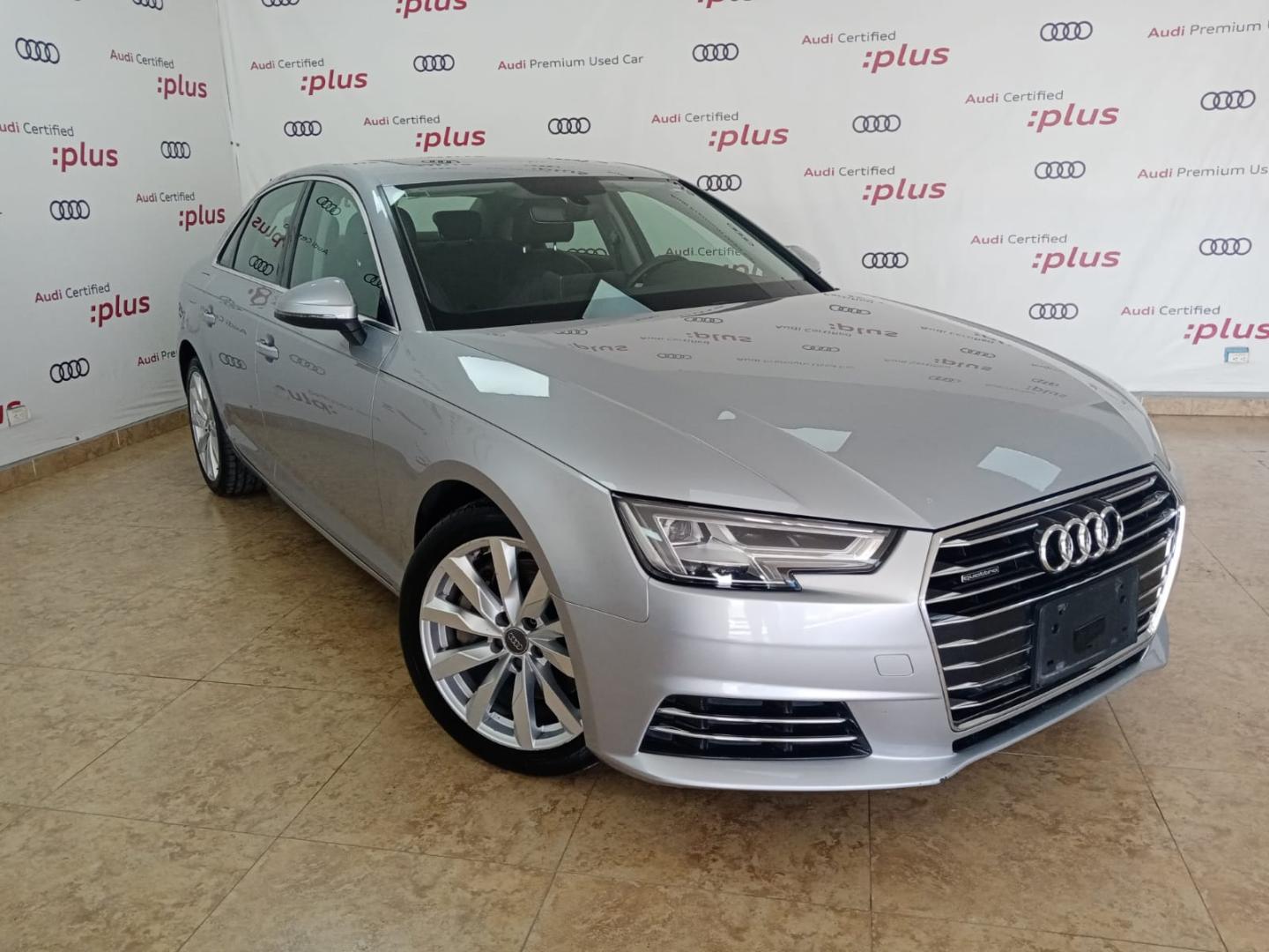 Audi A4 Sedán