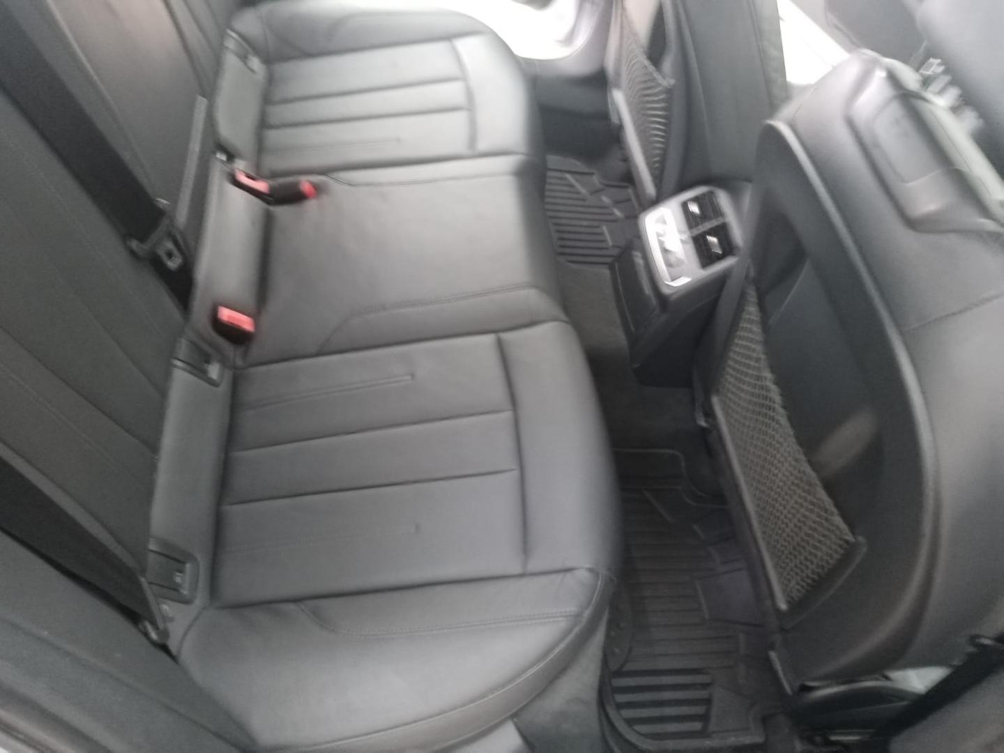 Audi A4 Sedán