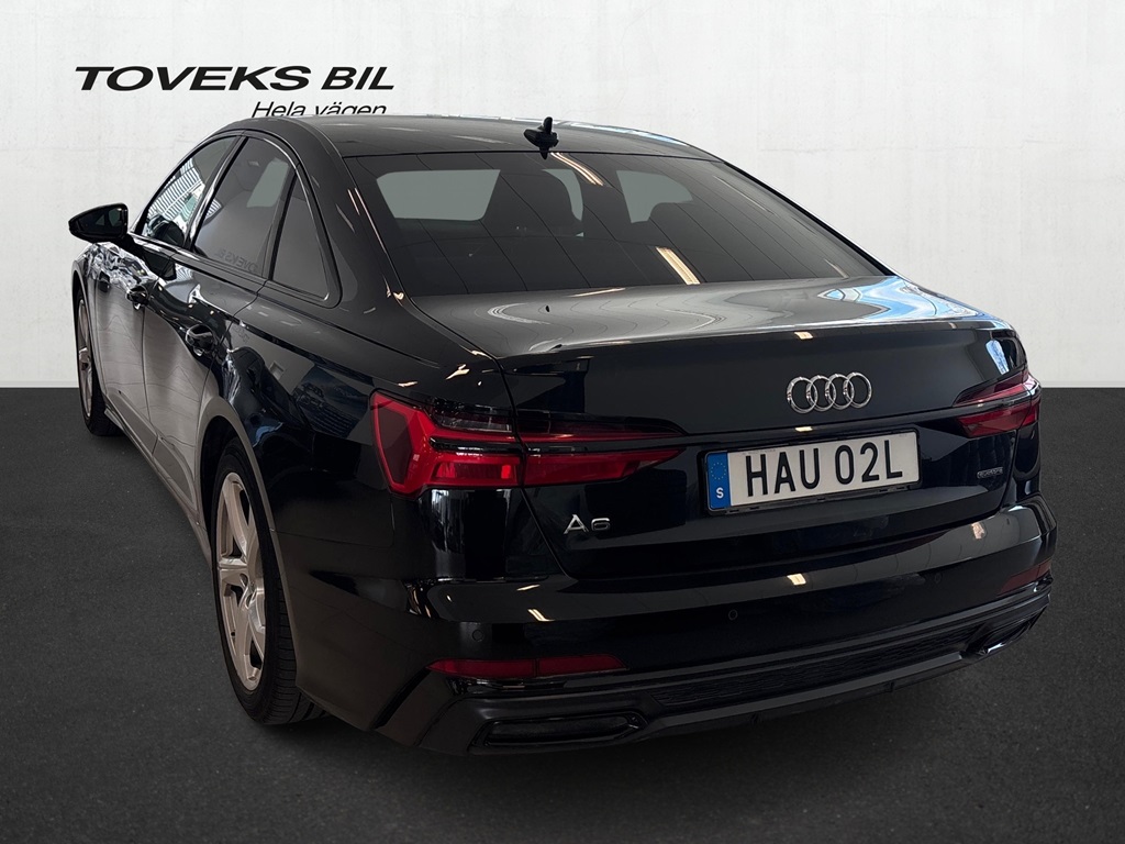 Audi A6 Sedan