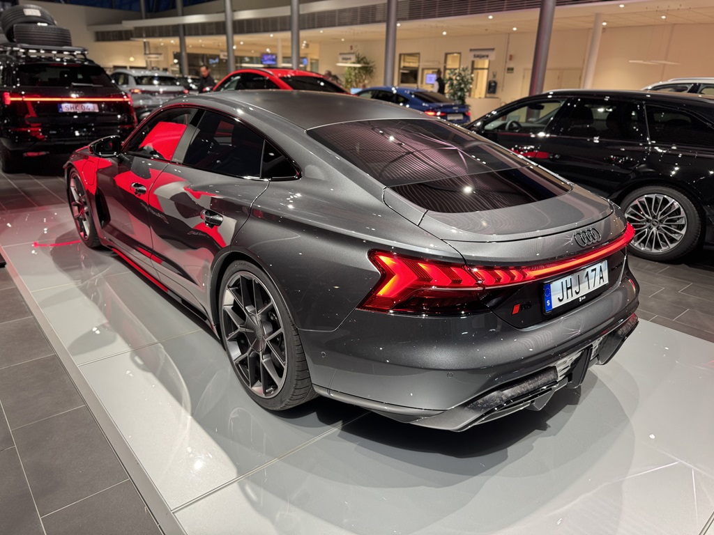 Audi RS e-tron GT performance