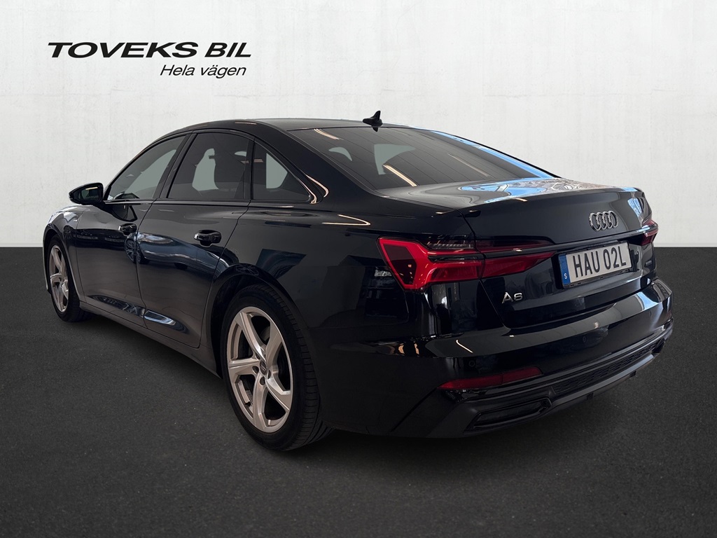 Audi A6 Sedan