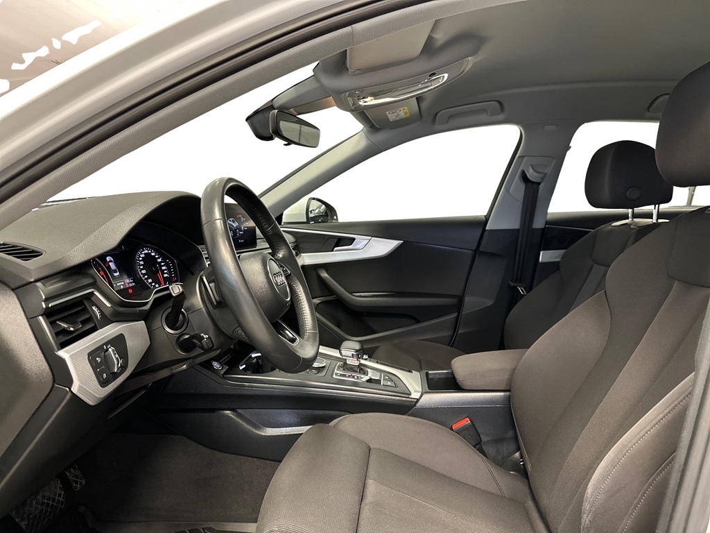 Audi A4 Sedan