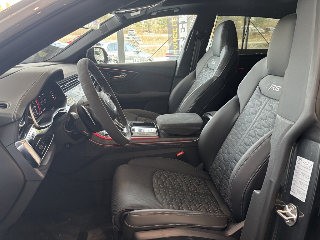 Audi RS Q8 SUV performance