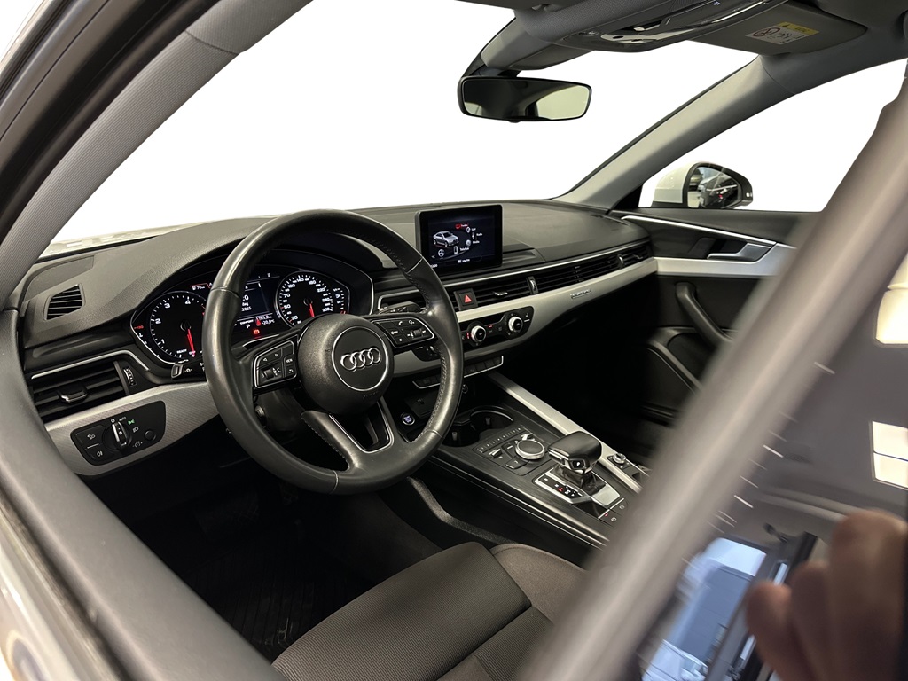 Audi A4 Sedan