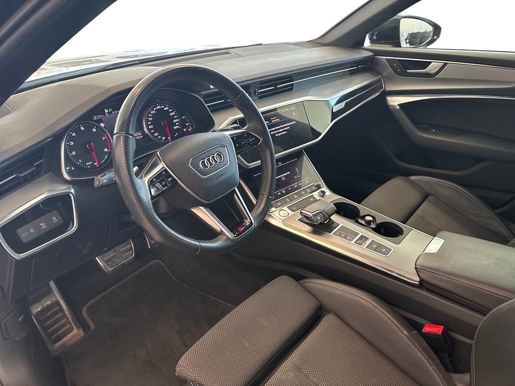 Audi A6 Sedan