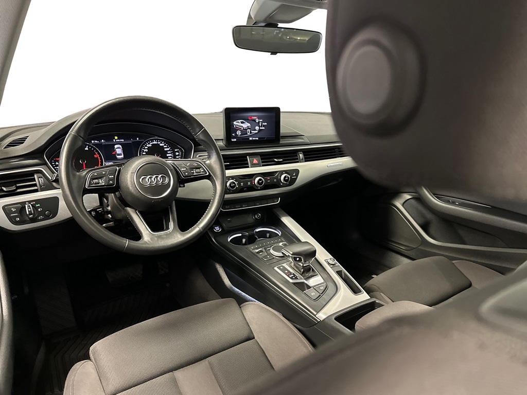 Audi A4 Sedan
