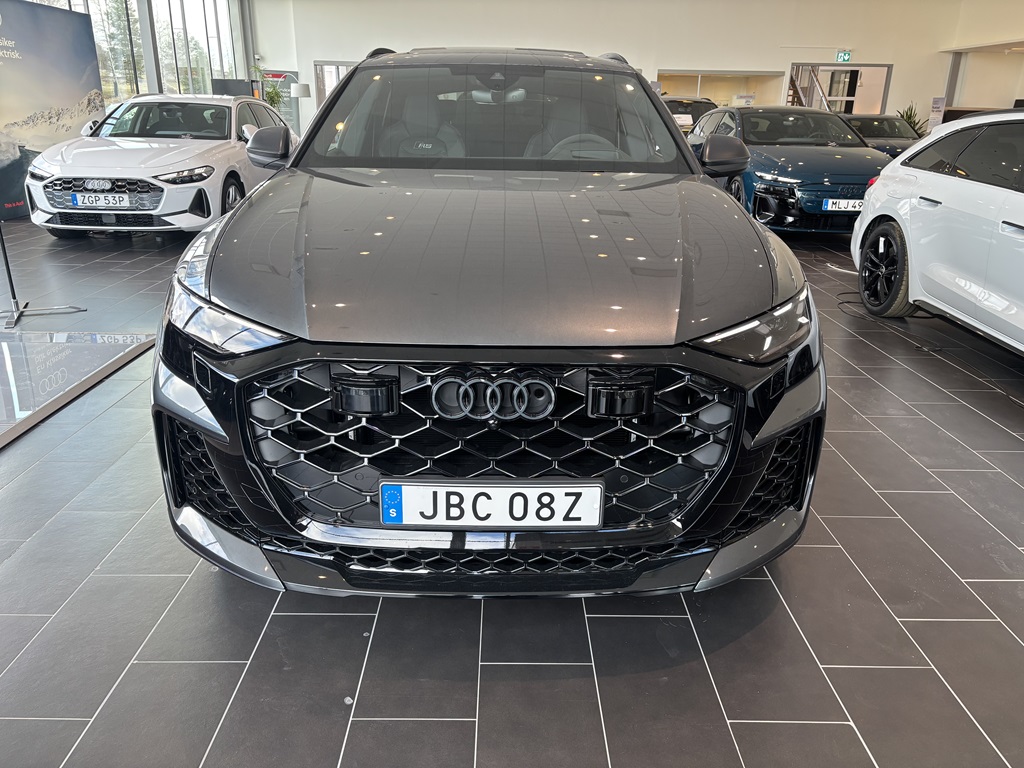 Audi RS Q8 SUV performance