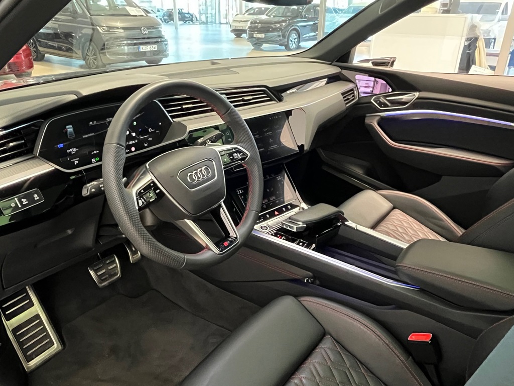 Audi Q8 Sportback e-tron