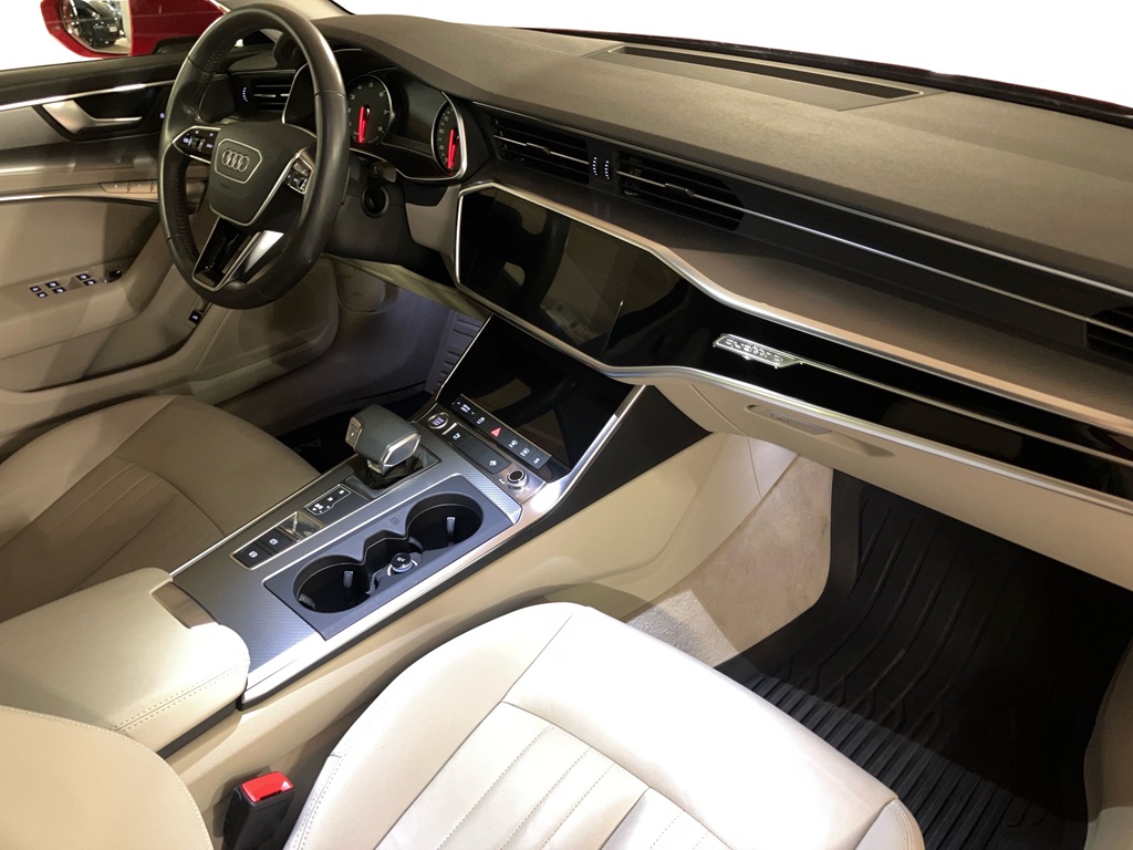 Audi A6 Sedan