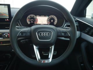 Audi A4 Sedan