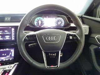 Audi Q8 Sportback e-tron