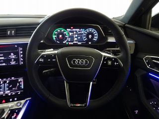 Audi Q8 Sportback e-tron