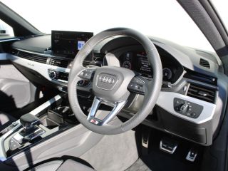 Audi A4 Sedan