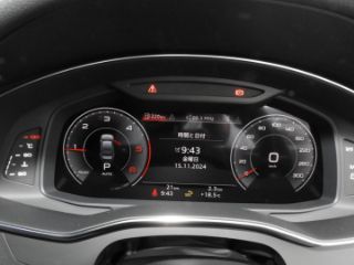 Audi A6 Sedan