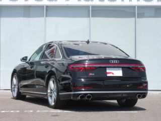 Audi S8