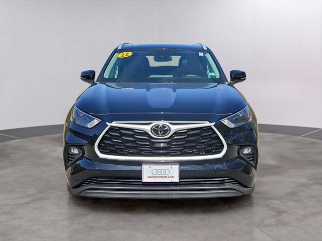 Used 2022 Toyota Highlander XLE with VIN 5TDGZRBH5NS570141 for sale in Stratham, NH