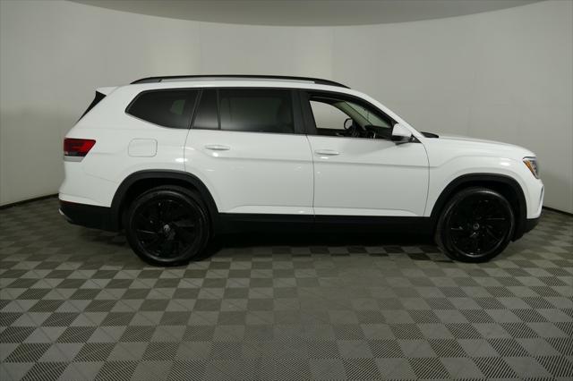Used 2024 Volkswagen Atlas SE w/Tech with VIN 1V2KR2CA7RC570151 for sale in Nashua, NH