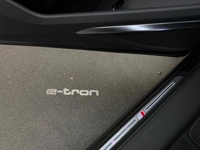 Audi Q8 E-tron S Line 55 E-tron Quattro 300,00 KW - 2025 - Joinsteer - #37