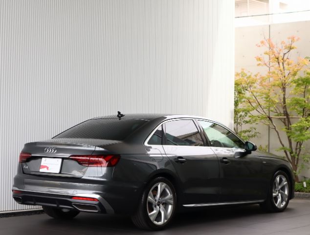 Audi A4 Sedan