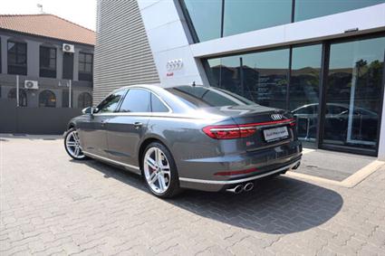 Audi S8