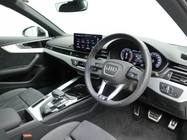 Audi A4 Sedan